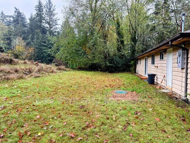 Building Photo - 3100 Armstrong Ln NE