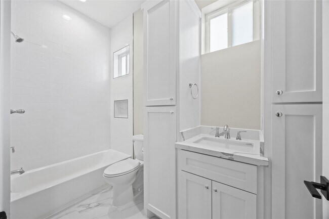 Building Photo - 4384 Fiesta Ln