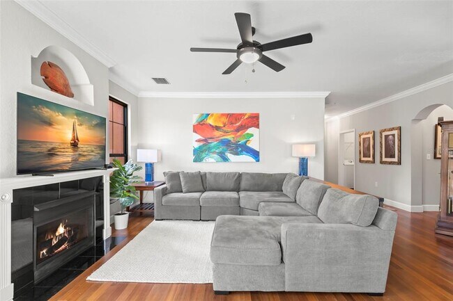 Building Photo - 2746 Via Tivoli