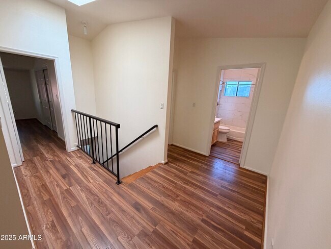 Building Photo - 2506 E Shaw Butte Dr