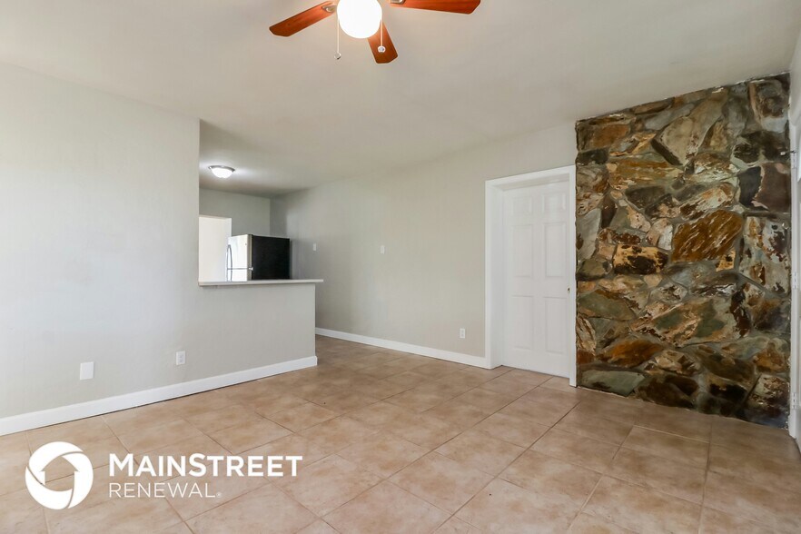 Building Photo - 121 Sunlit Cove Dr NE