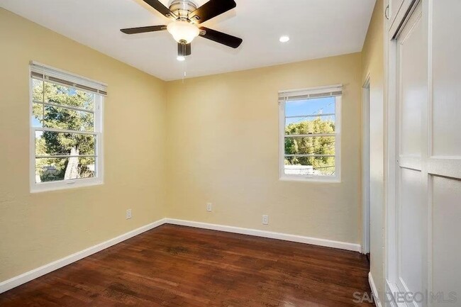 Building Photo - 4417 Van Dyke Ave