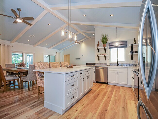 Building Photo - 9340 Frangipani Dr