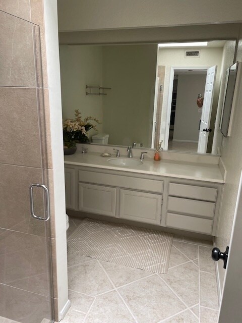 Guest Bath - 189 Winterhaven Cir