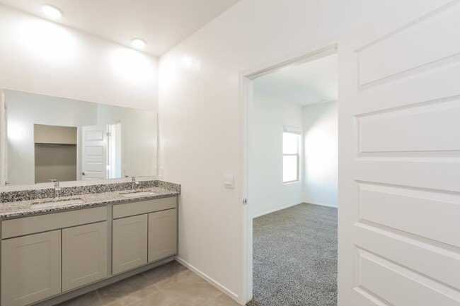 Building Photo - 7570 S Celina Wy