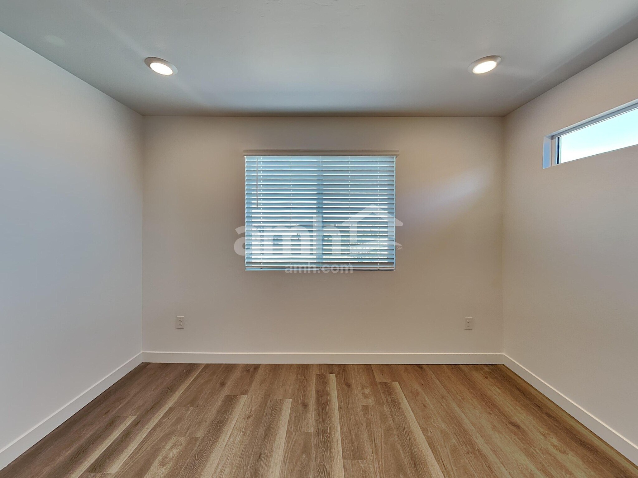 Building Photo - 6210 W Calle Lingo