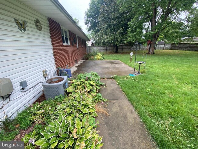 Building Photo - 802 Payton Dr