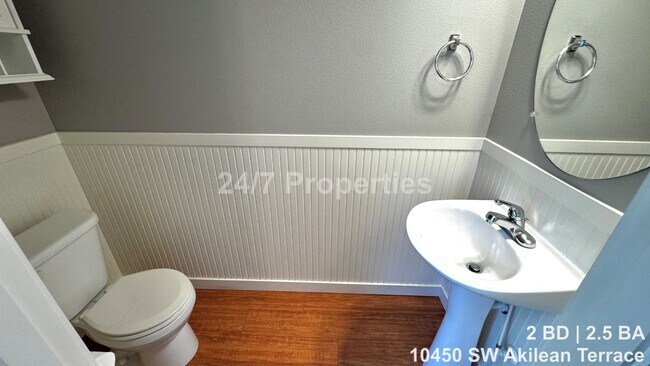 Building Photo - Bright 2 BD | 2.5 BA Townhome with A/C and Parking - Tigard