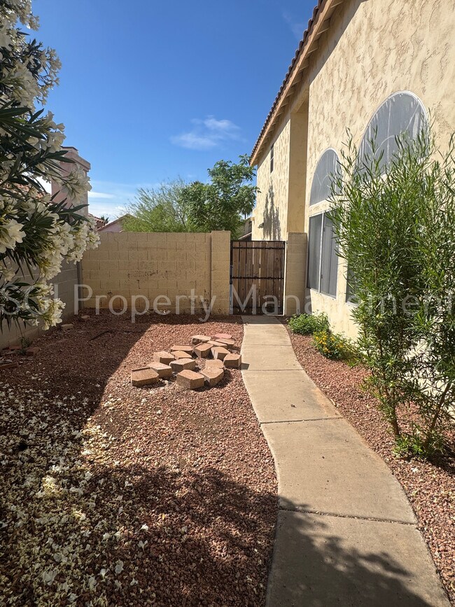 Building Photo - 1952 E Rosemonte Dr