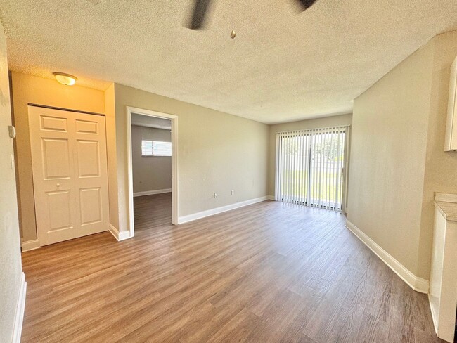 Building Photo - Winter Haven Apartment