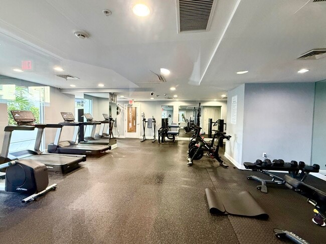 Building Photo - 255 Evernia St