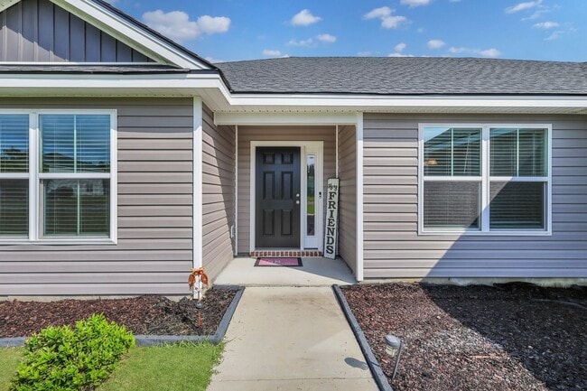 Building Photo - AVAILABLE NOW! (Pet Friendly)