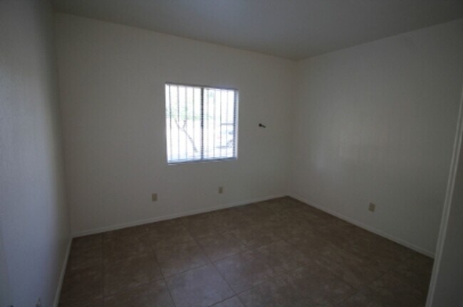 Building Photo - Townhome COMING AVAILABLE SOON!!!! Cute 2bd/2ba