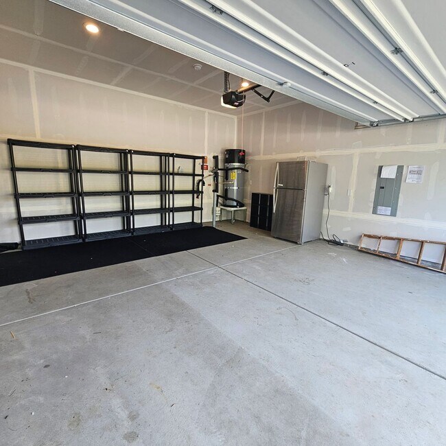 Building Photo - Beautiful 4-Bedroom Home with Spacious Loft, Fenced Yard & More!