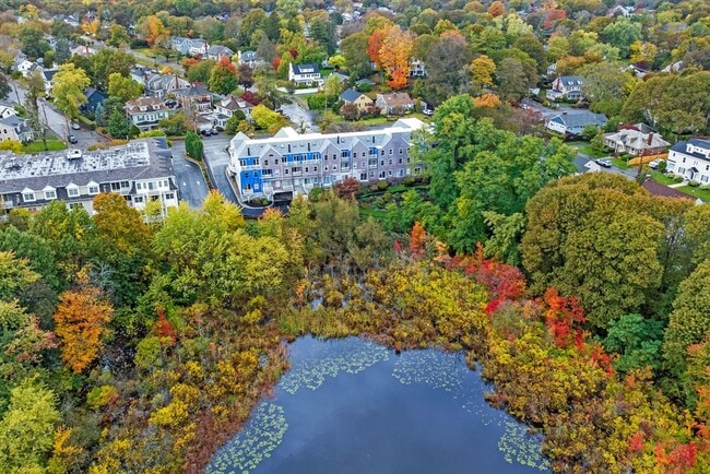 Building Photo - 212 Humphrey St