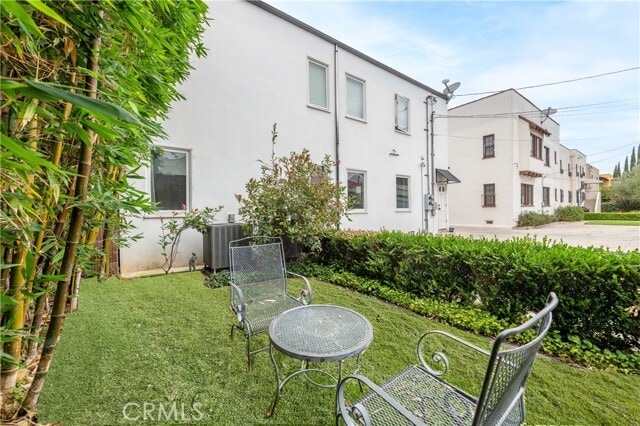 Building Photo - 156 N Orange Dr