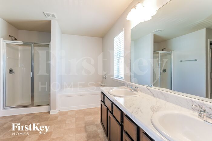Building Photo - 166 Magnaview Dr