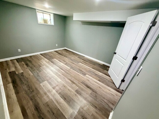 Building Photo - 1134 Oakwood Dr