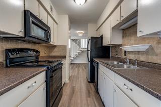 Building Photo - 6910 Hart Ln