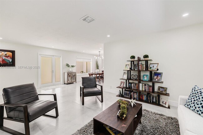 Building Photo - 17460 SW 85th Ave