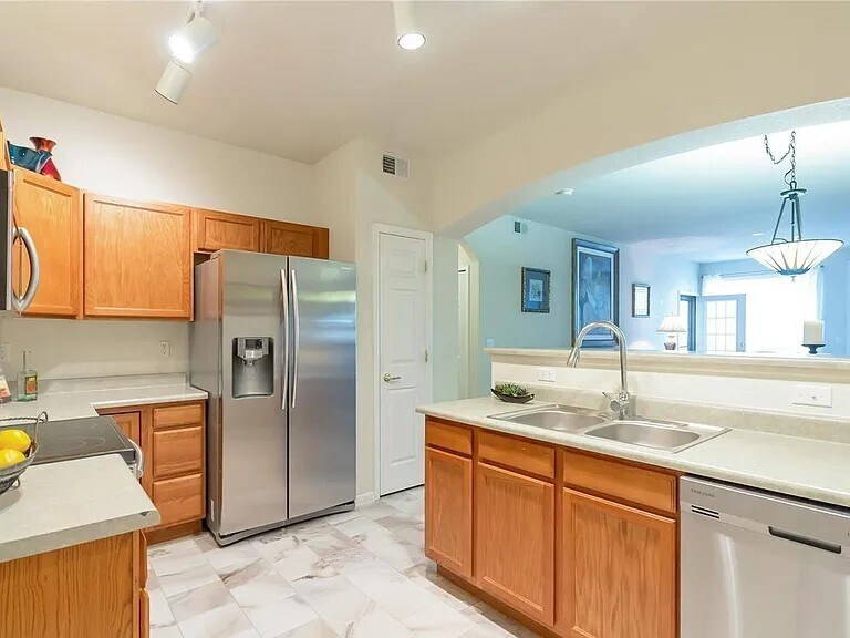 Building Photo - 7131 S Wenatchee Way