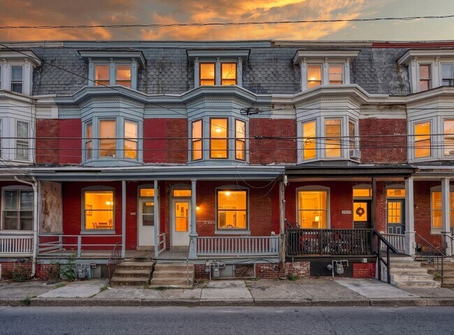 Building Photo - 2120 Penn St