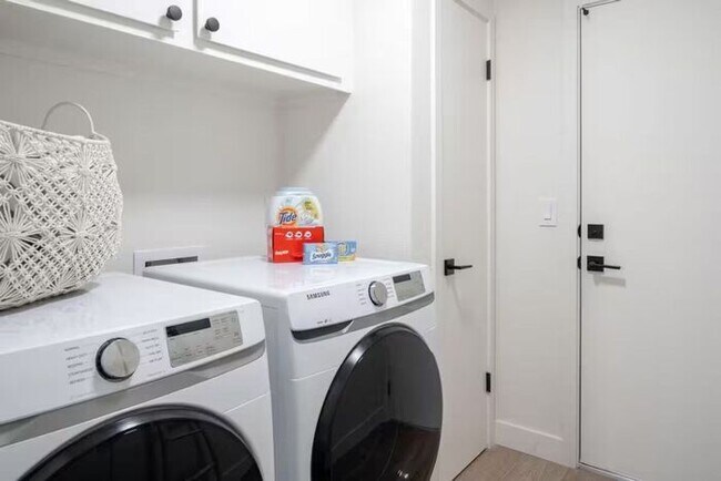 Building Photo - Tempe Oasis Home for Rent