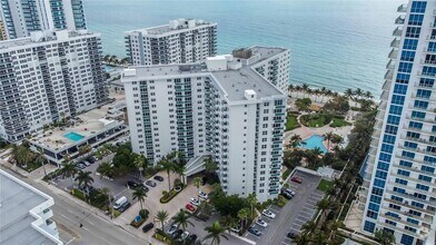 Building Photo - 3001 S Ocean Dr