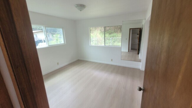 Building Photo - Bright Remodeled 3BR Home – Move-In Ready Now w/ Fenced Yard + Garage