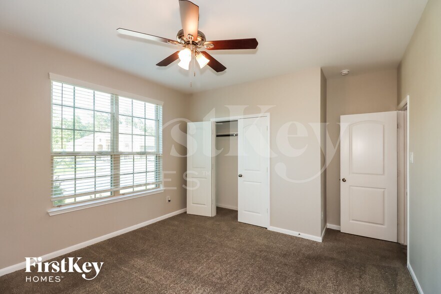 Building Photo - 28008 Langsdale Ct
