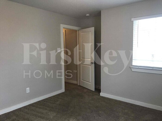 Building Photo - 9948 Rio Doso Drive