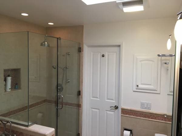 Building Photo - 2411 CARLMONT DR