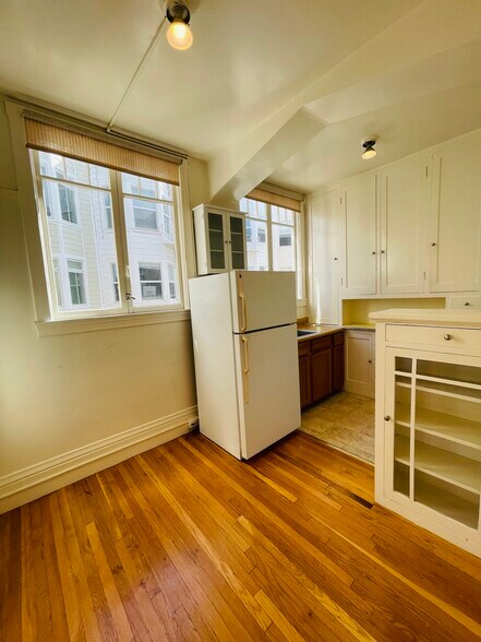 Building Photo - 1225 Bay St