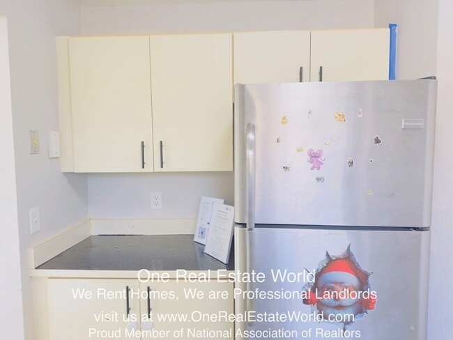 Building Photo - 2504 Woodgate Blvd