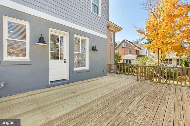 Building Photo - 4201 Bradley Ln