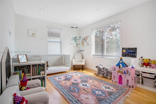 Building Photo - 152 SW 20th Rd