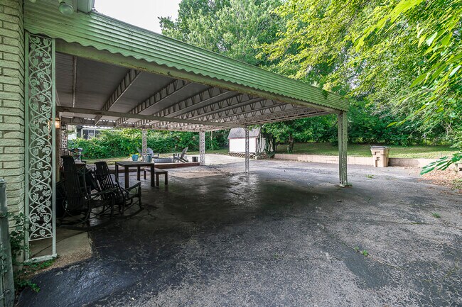 Building Photo - 1813 Welcome Ln