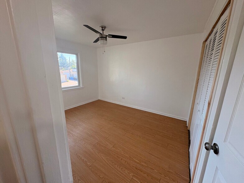 Building Photo - 9501 S King Dr