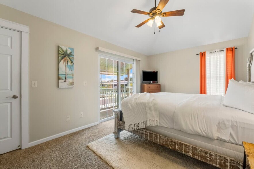 Building Photo - 7405A Beach Dr