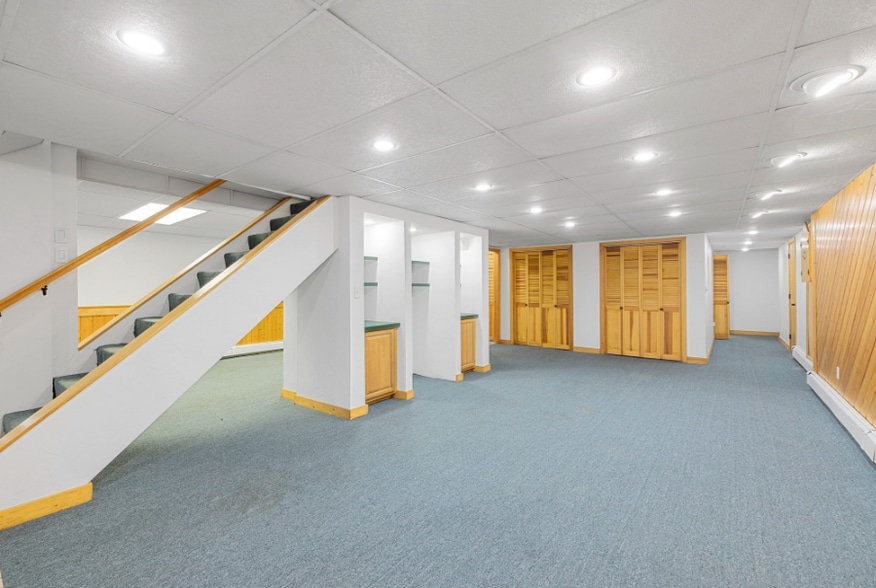 Building Photo - 31 Coolidge Rd