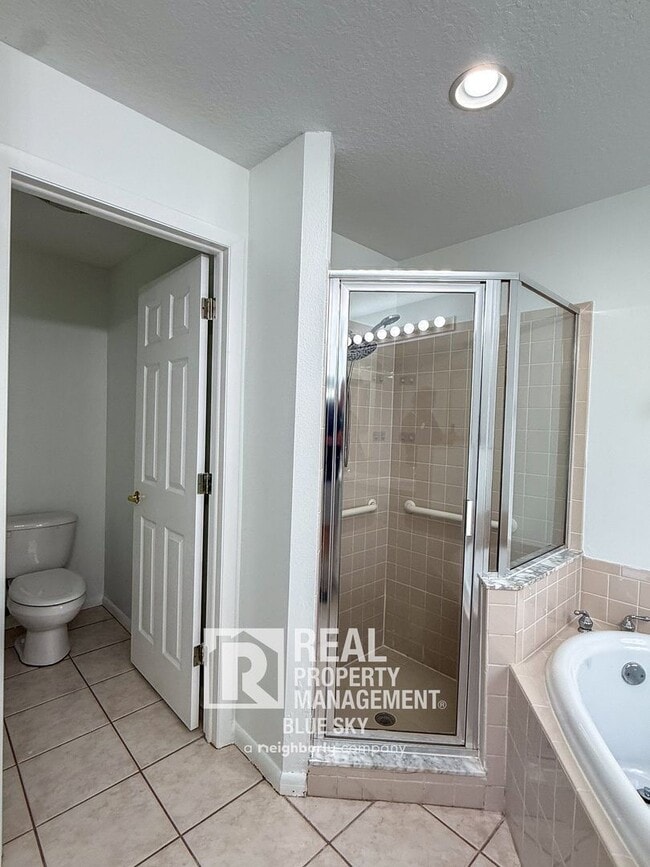 Building Photo - 6554 Gentle Ben Cir