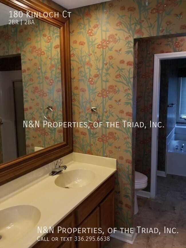 Building Photo - 180 Kinloch Ct