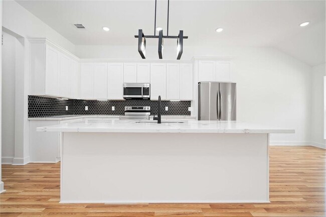 Building Photo - 205 Bolden St