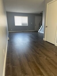 Building Photo - Bexvie Village Townhomes