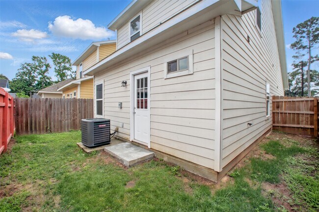 Building Photo - 16884 Kempwood