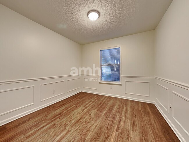 Building Photo - 279 Willow Green Dr