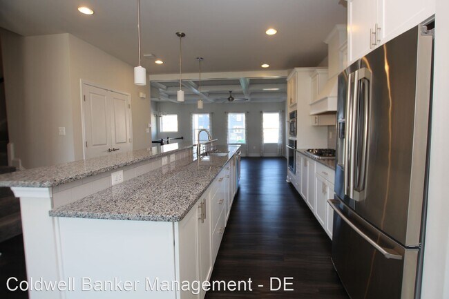 Building Photo - 3 br, 2.5 bath House - 36031 Auburn Way Pl...