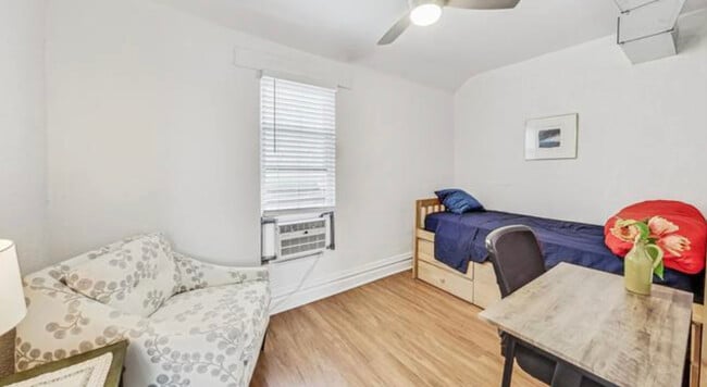 Building Photo - 1936 N St Louis Ave