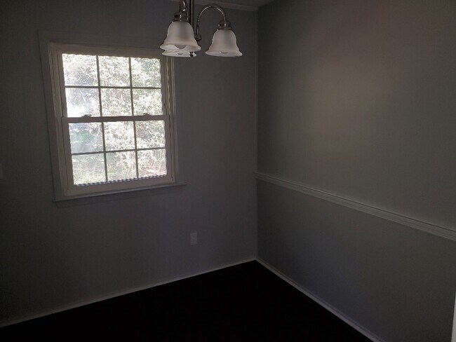 Building Photo - 819 Ridge Rd