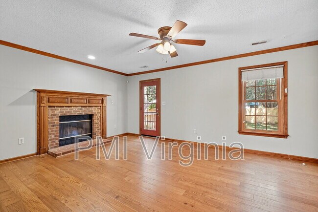 Building Photo - 932 Nugent Dr